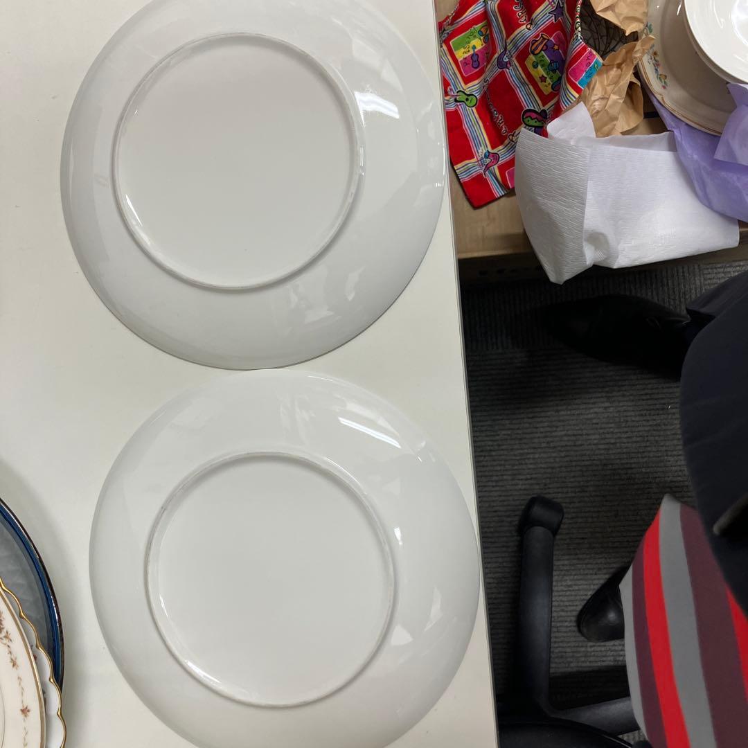 青白花柄円形皿と花柄楕円皿セット