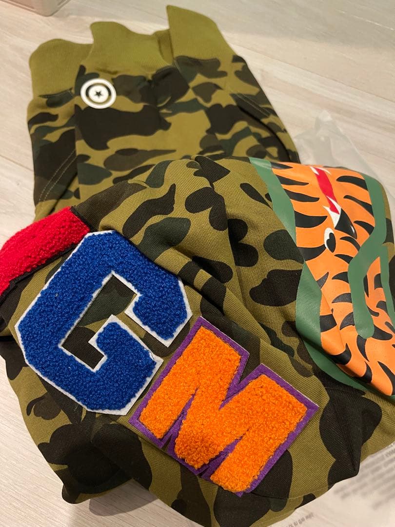 A BATHING APE SHARK パーカー M 新品未使用