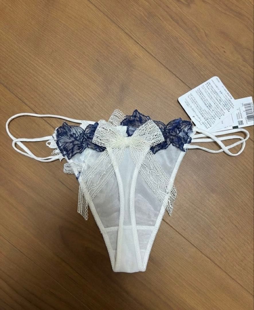 土日値下げ！ワコールプレミアム ブラショーツセット E65 M 新品 タグ付き