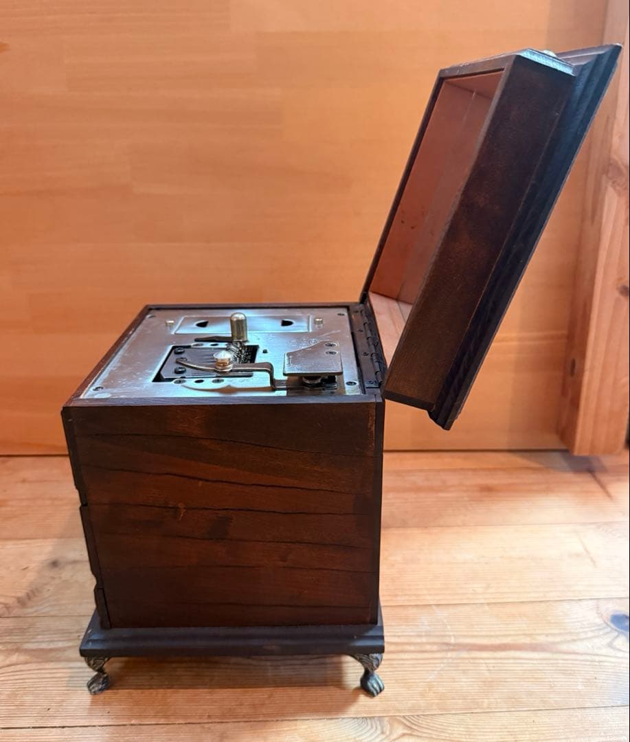 FUJI JAPAN オルゴール付き 3段ディスク付き アンティーク調