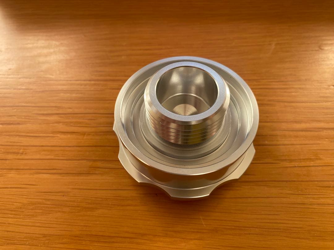 アバルト アルミ製 エンジンオイル キャップ