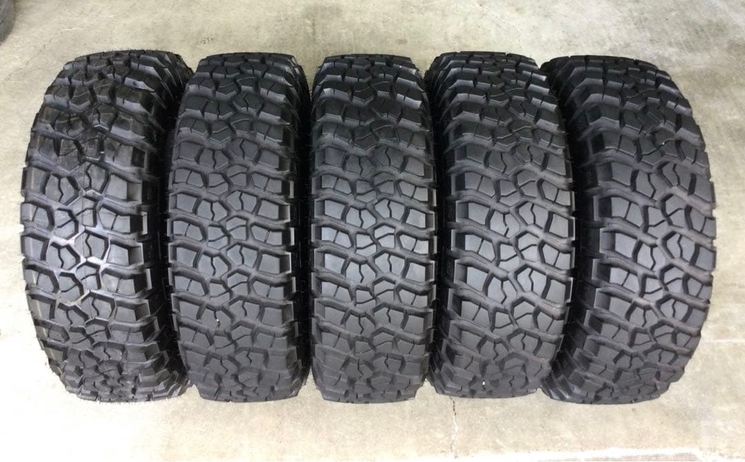 BFグッドリッチ 255/75R17 Mud-Terrain KM2