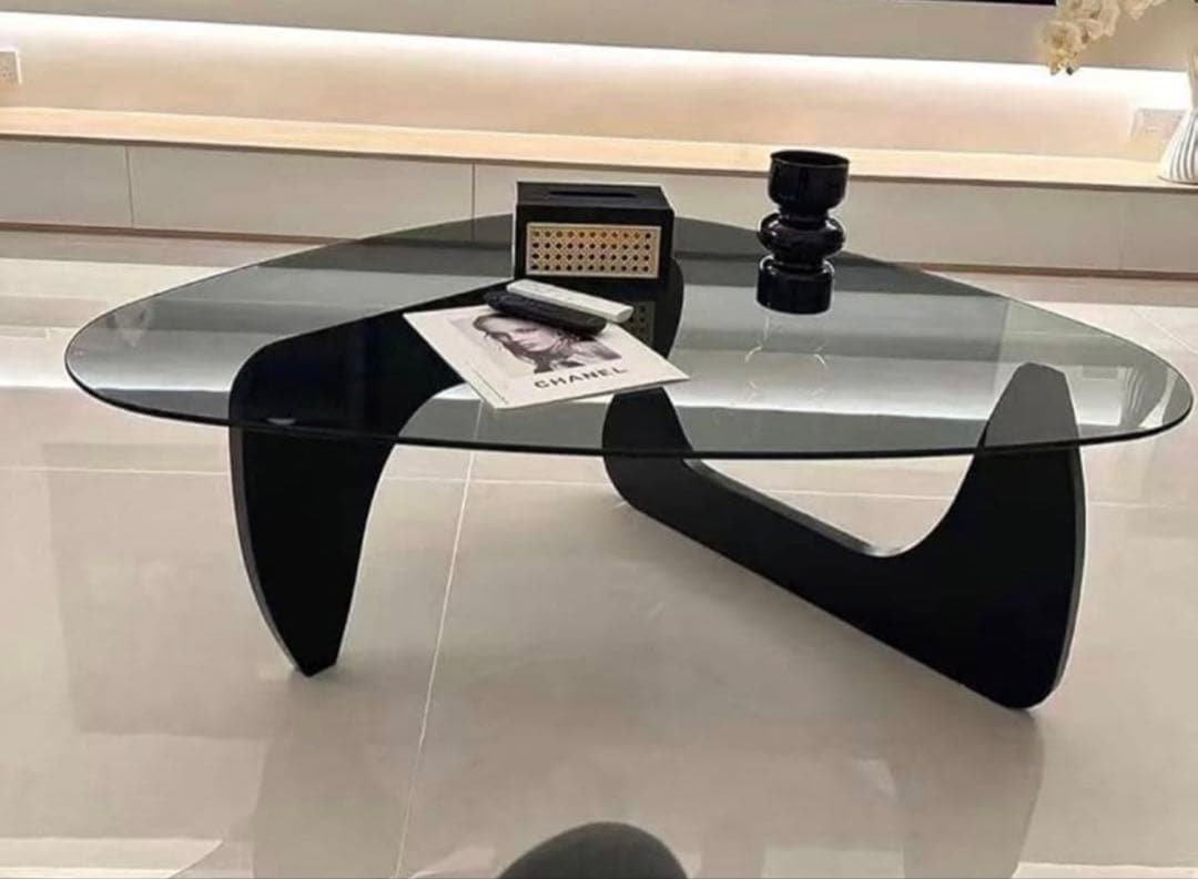 三角形ガラステーブル　トライアングル型ガラステーブル