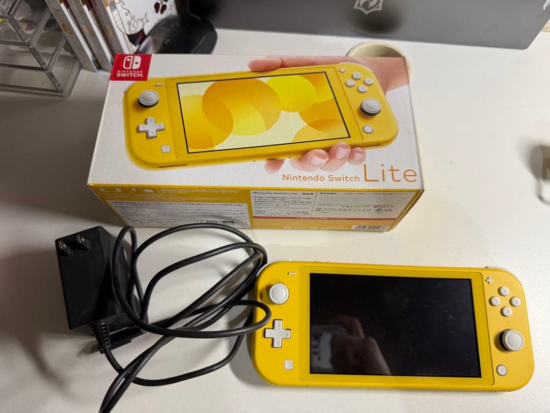 Nintendo Switch Lite 本体　イエロー　任天堂