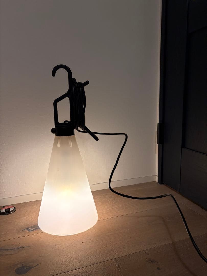 FLOS（フロス） MAYDAY（メイデイ）ブラック　照明