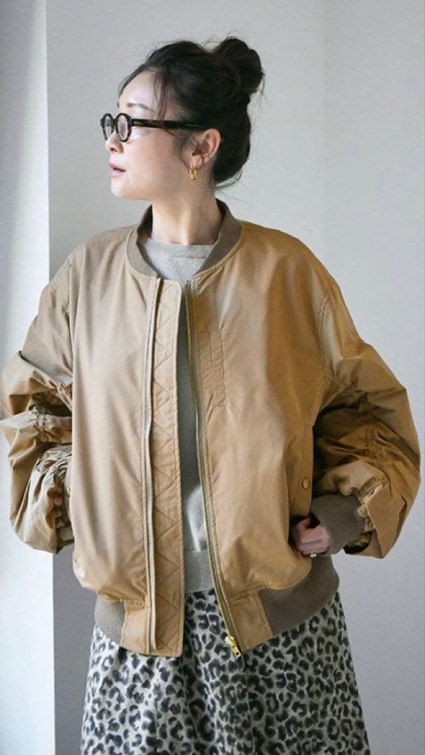 ハグオーワー パッカリングスリーブフライトジャケット　新品