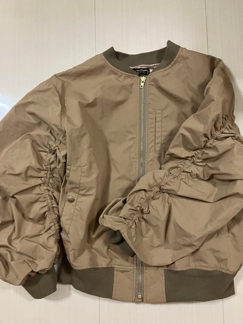 ハグオーワー パッカリングスリーブフライトジャケット　新品