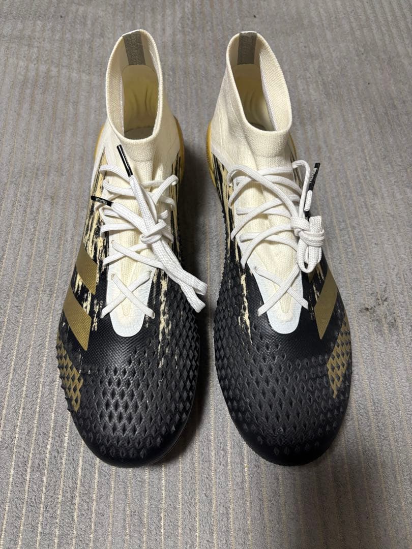 サッカースパイク　アディダスプレデターSG