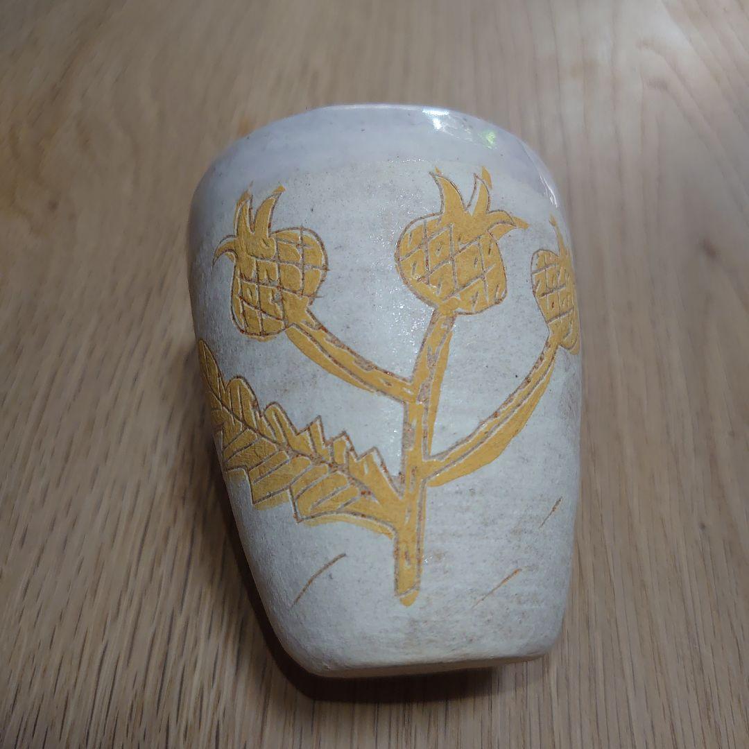 鹿児島睦さん　カップ　植物柄