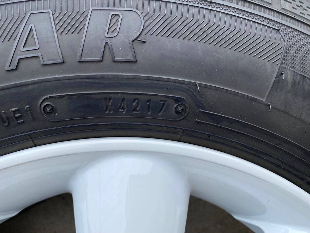 《yaa》ララパーム145/80R13 スタッドレスタイヤホワイトホイール