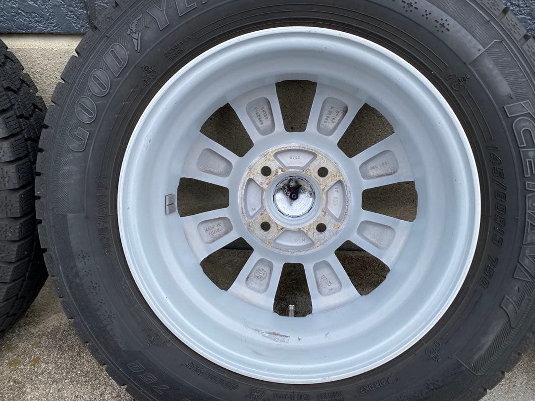 《yaa》ララパーム145/80R13 スタッドレスタイヤホワイトホイール