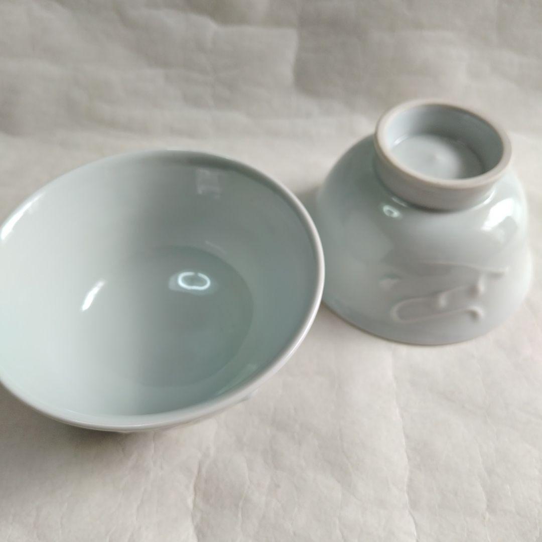 〔白磁　筒描　飯碗〕