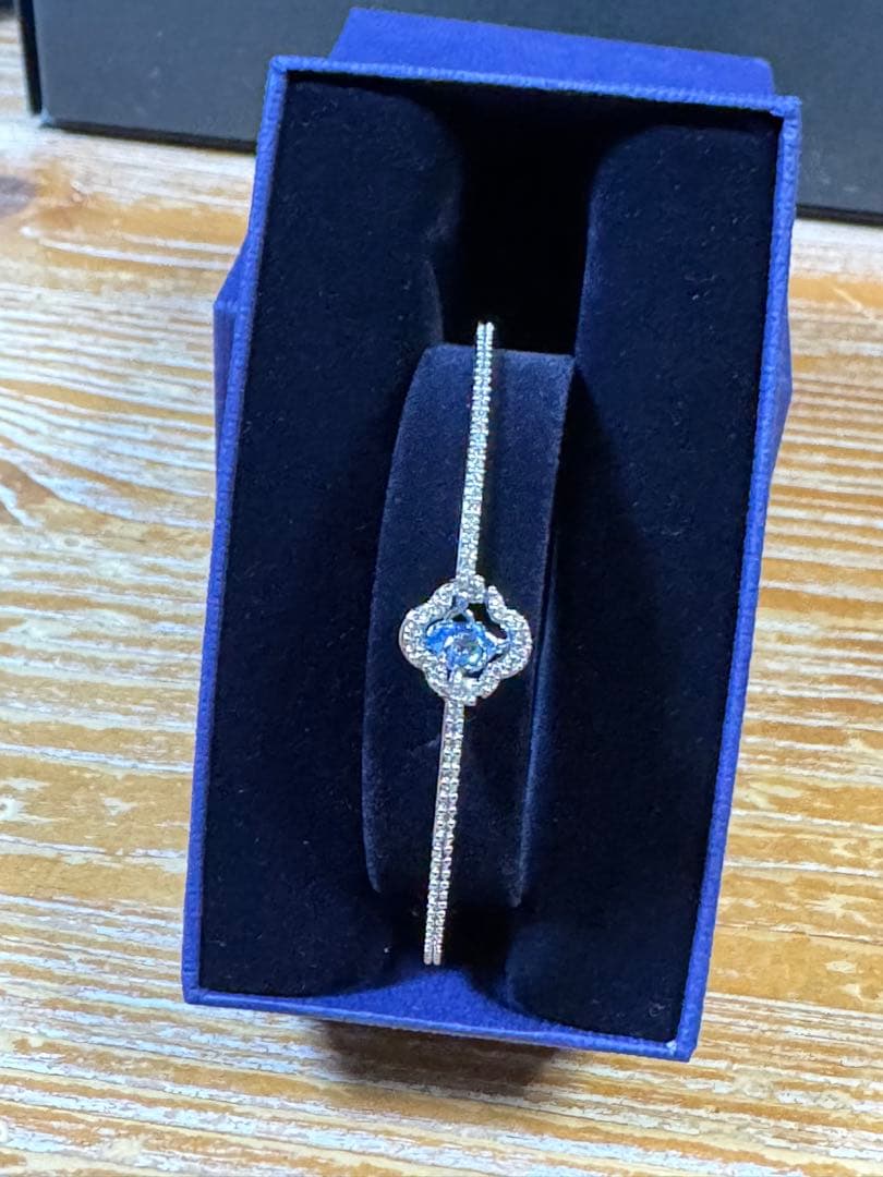 ★新品★SWAROVSKIブレスレット