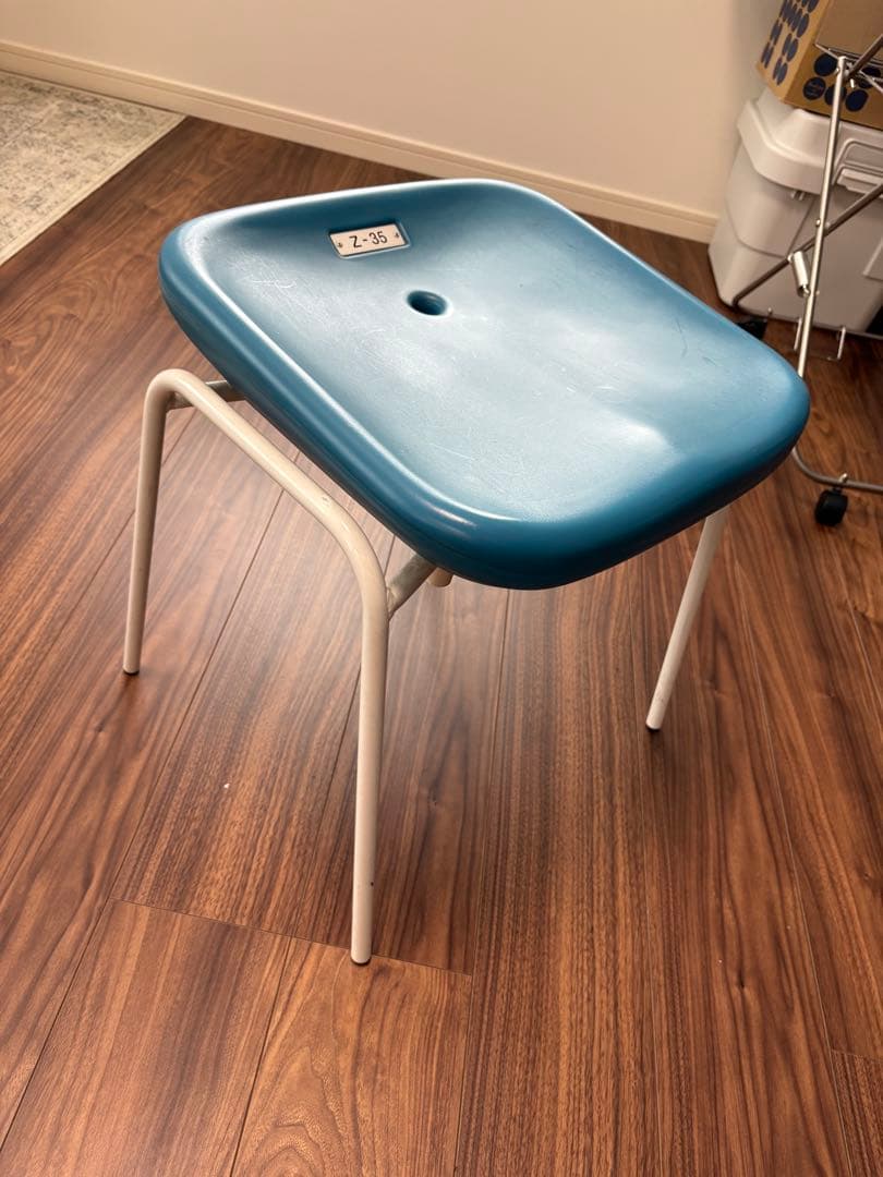 旧国立競技場のイス(スツール)