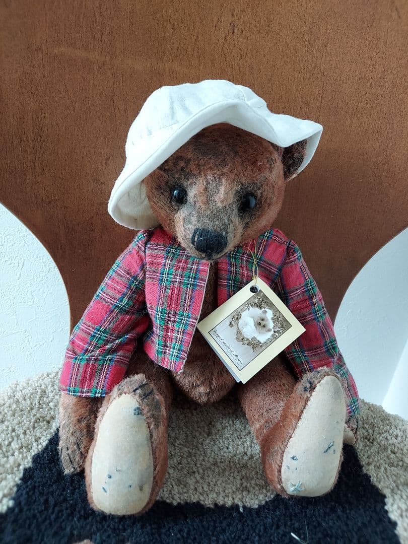 人気海外作家　フォーゲットミーノット　メアリーさんのベア