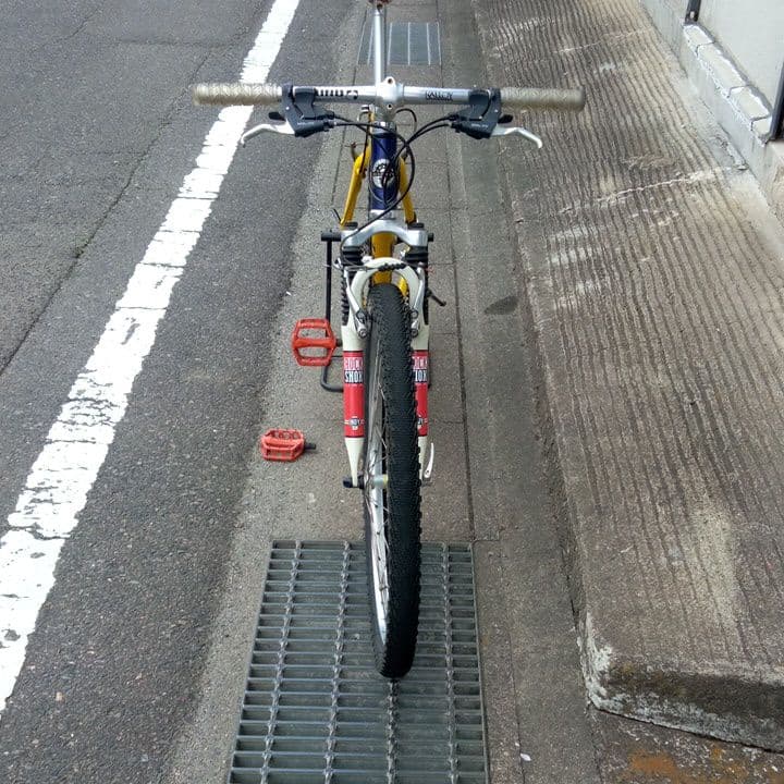 ジャイアントのカーボンフレームマウンテンバイク です。