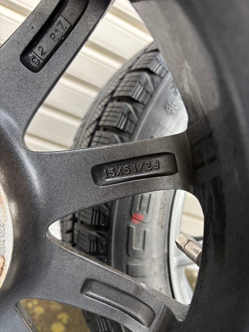 スタッドレスタイヤ４本セット　185/60/R15