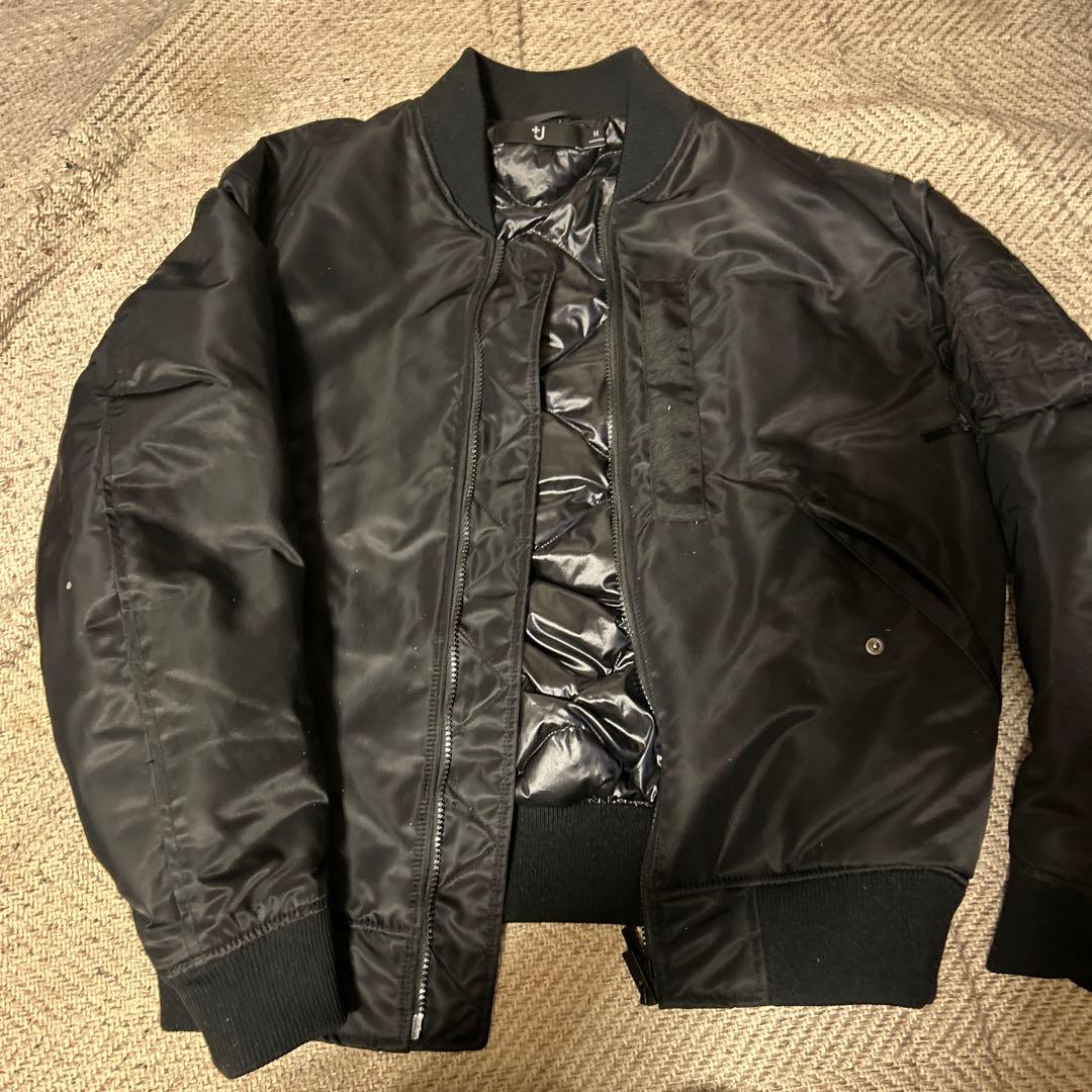 格安美品UNIQLO+JハイブリッドダウンMAー1