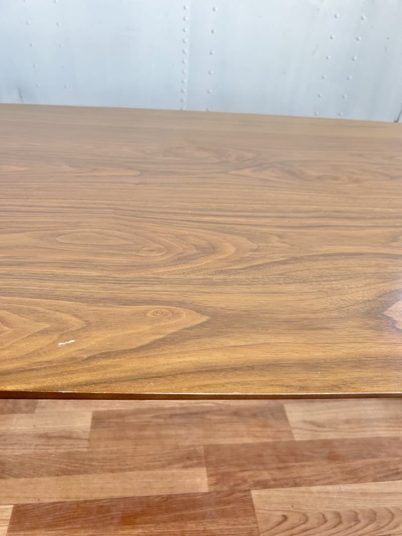 ニトリ　リラックス　ダイニングテーブル　机　オシャレ　インテリア　モダン