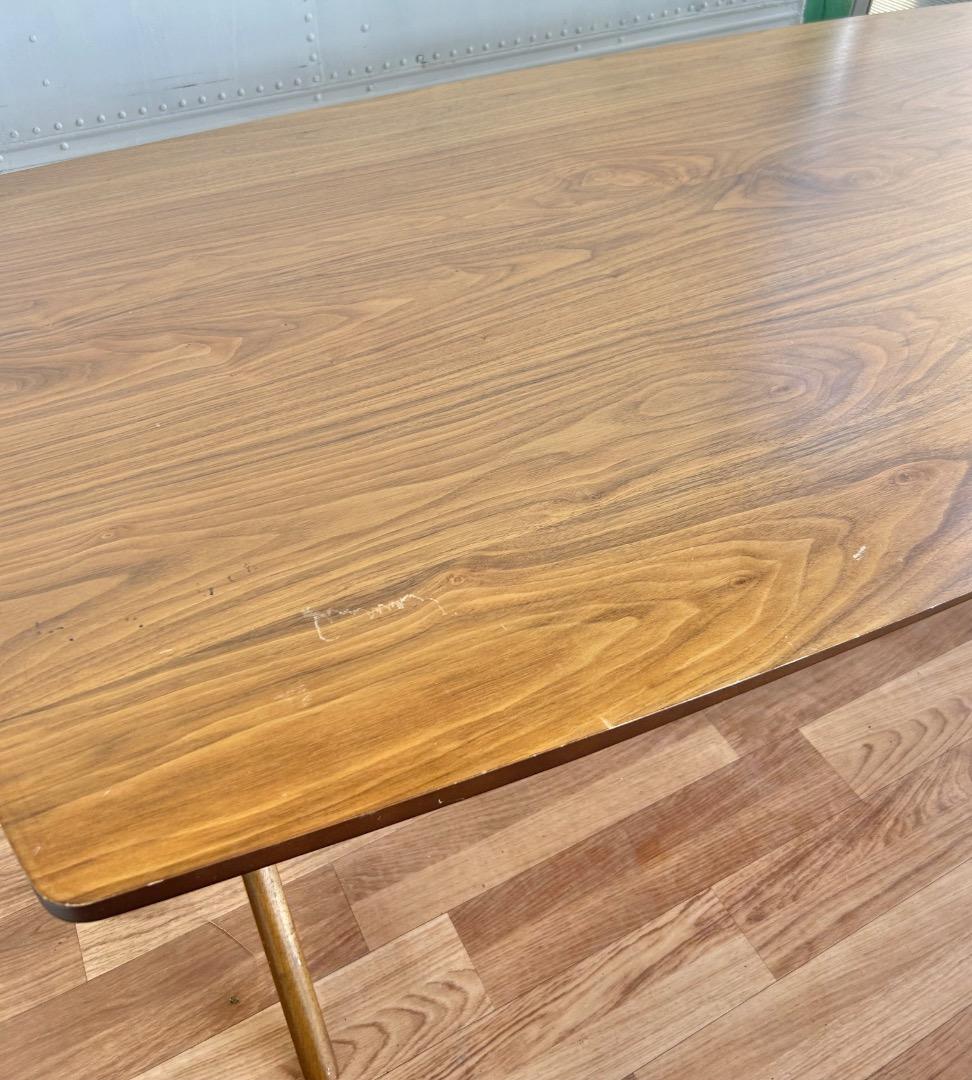 ニトリ　リラックス　ダイニングテーブル　机　オシャレ　インテリア　モダン