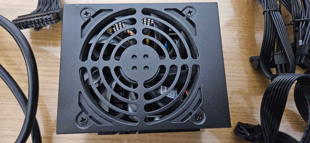 SilverStone SX650-G 650W SFX電源
