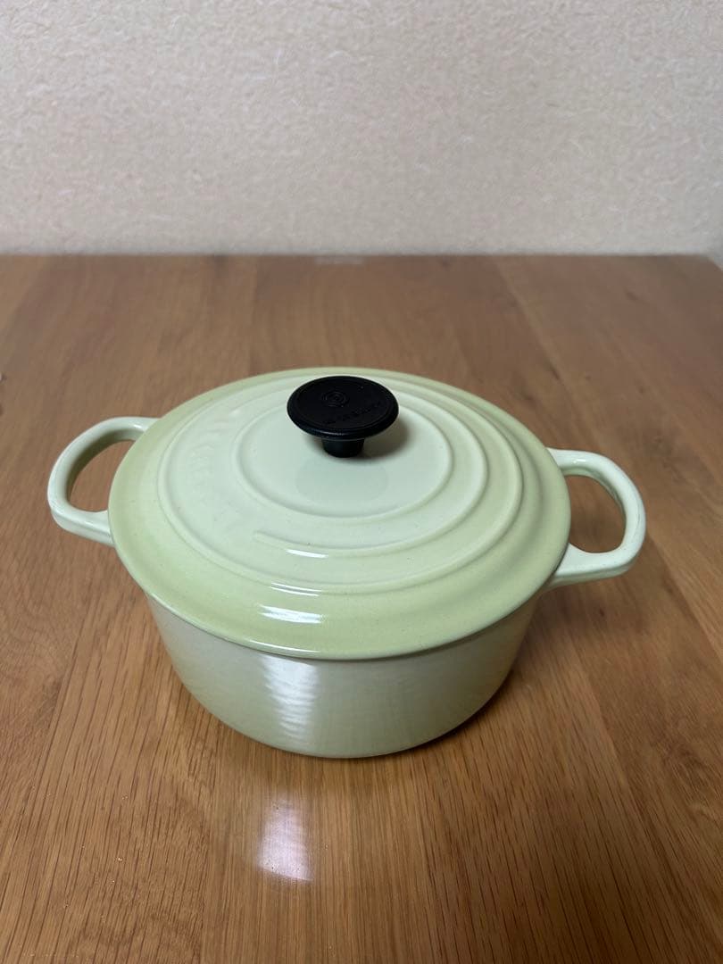 LE CREUSET ル・クルーゼ　ライトグリーン系 両手鍋 18cm