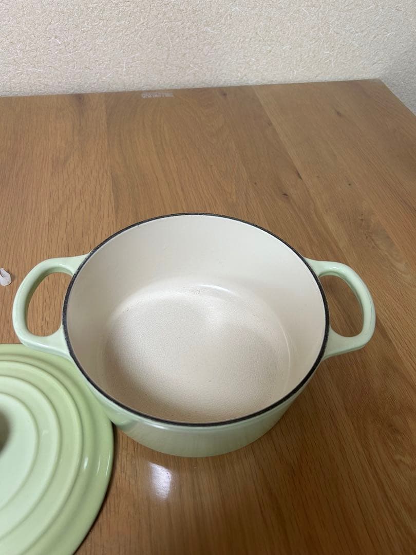 LE CREUSET ル・クルーゼ　ライトグリーン系 両手鍋 18cm
