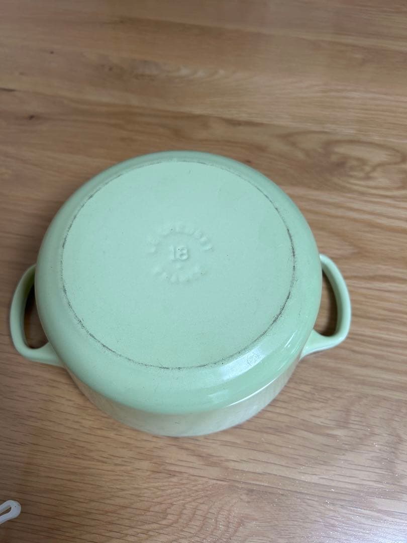 LE CREUSET ル・クルーゼ　ライトグリーン系 両手鍋 18cm