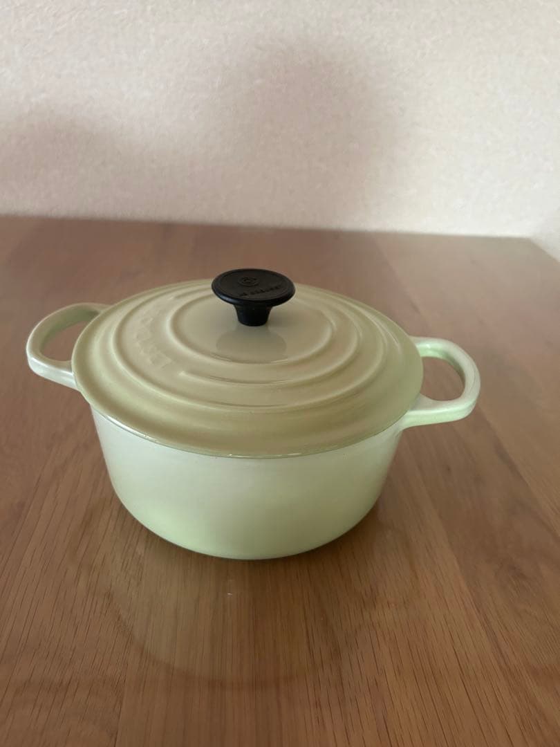LE CREUSET ル・クルーゼ　ライトグリーン系 両手鍋 18cm