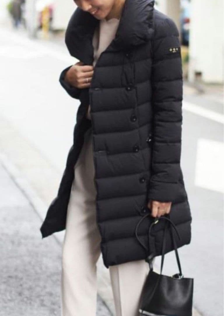 【美品】タトラス アゴーニャ ダウンコート 02 黒 ベルト付き Mサイズ