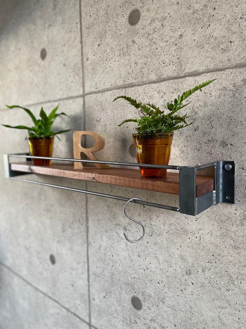 ウォールシェルフ　アイアン壁掛けラック　コレクションラック　ハンドメイド　男前