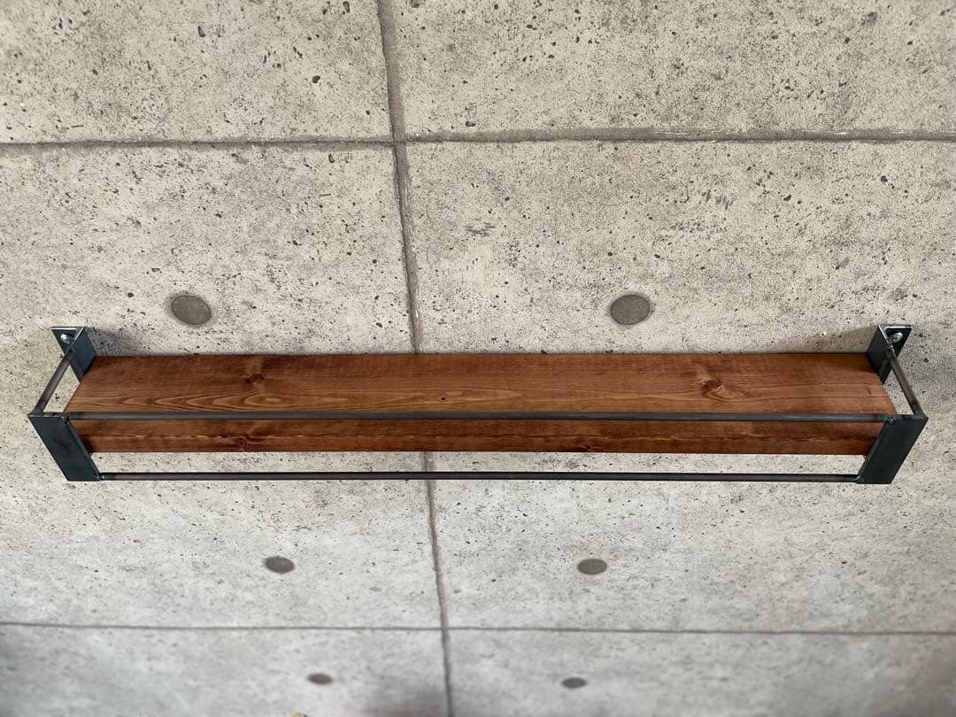 ウォールシェルフ　アイアン壁掛けラック　コレクションラック　ハンドメイド　男前