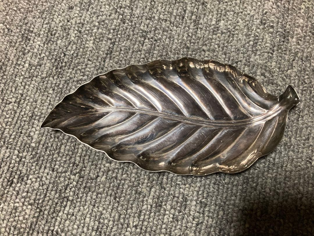 大阪淀屋橋 尚美堂⭐︎銀製未使用葉っぱ型皿 29.23g