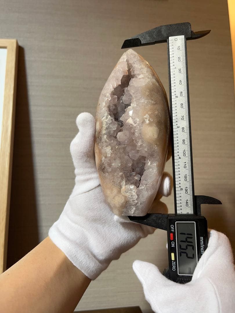 ピンクアメジスト×桜瑪瑙 共生ジオード 原石置物 ガラスドーム付