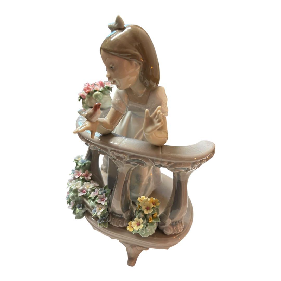 LLADRO リヤドロ バルコニーの朝 花と少女 陶器人形 置物　インテリア