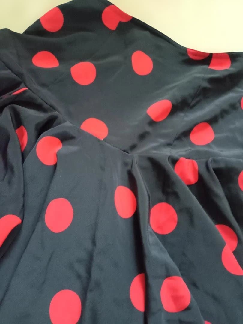 フラメンコ スカート 黒地　 赤 水玉
