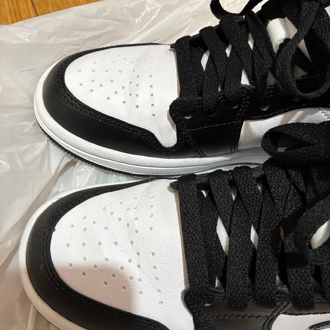 ナイキ エアジョーダン1 ミッド ブラック　ホワイト ブラック