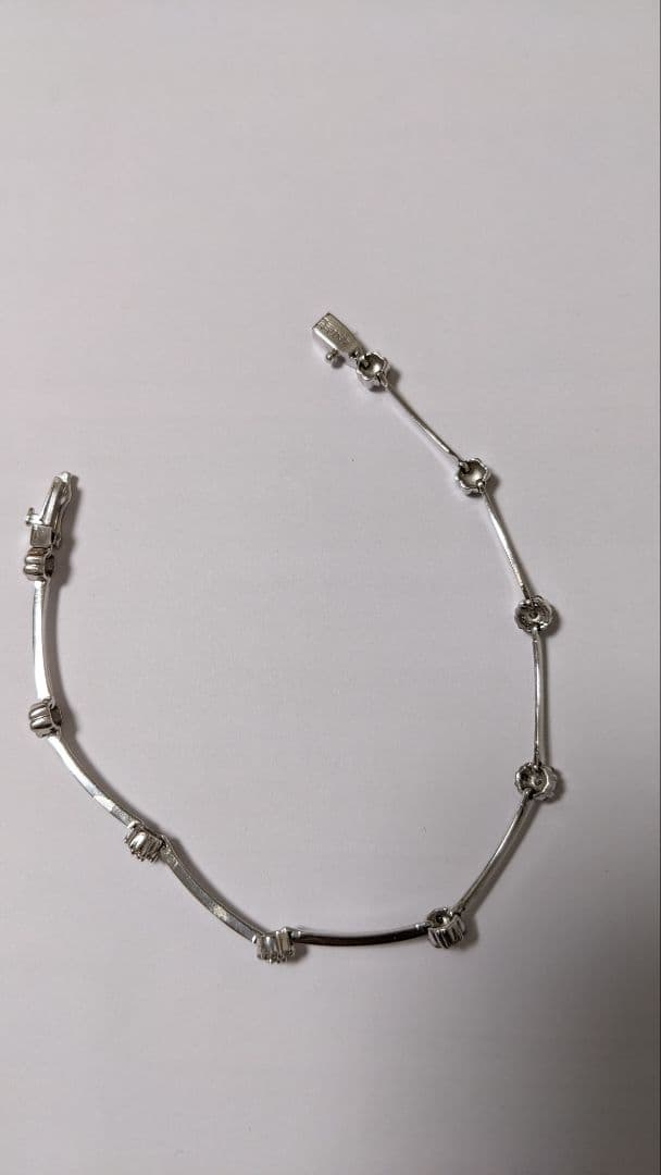 ブレスレット　天然ダイヤモンド０.３７カラット18金WG