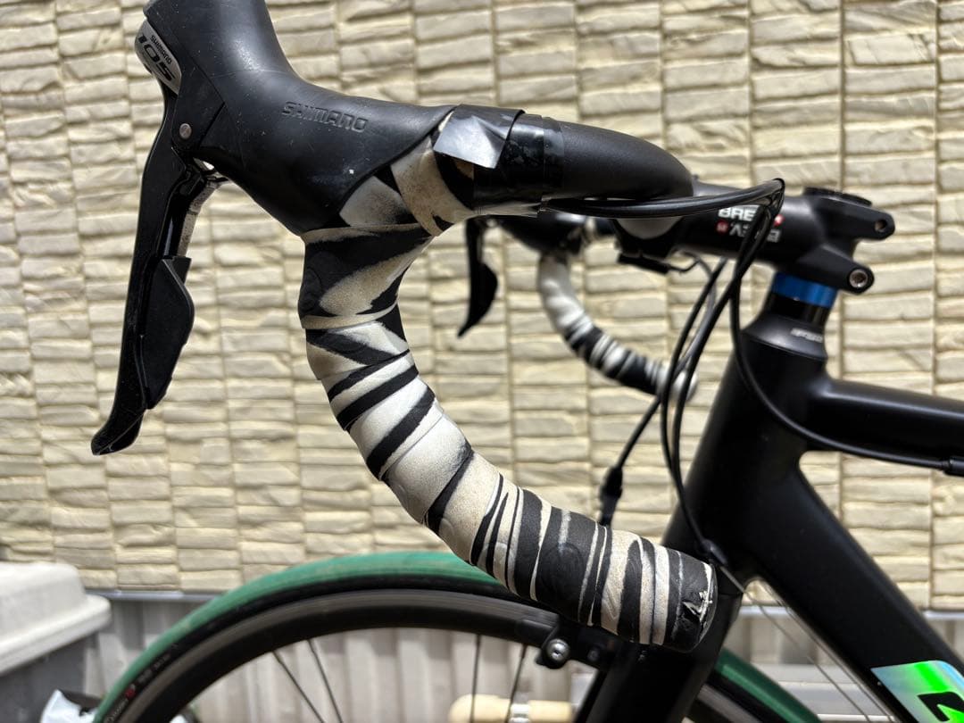 GIANT ロードバイク マットブラック Shimano 105