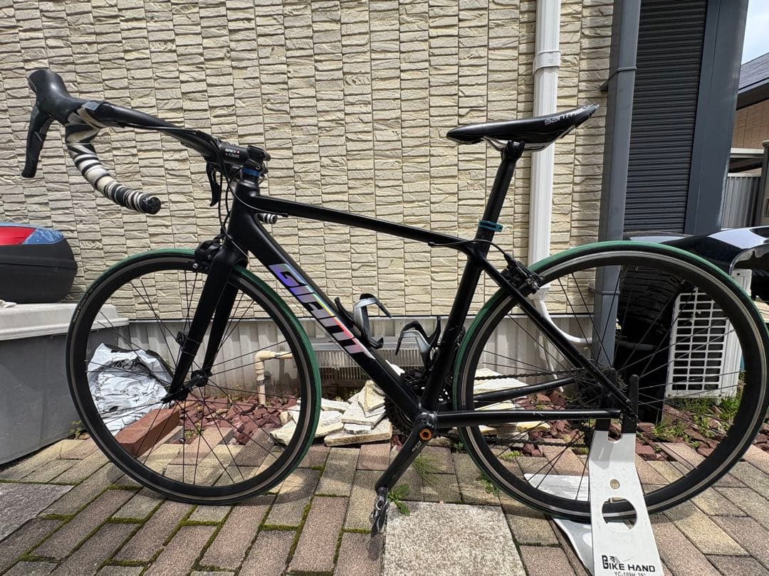 GIANT ロードバイク マットブラック Shimano 105