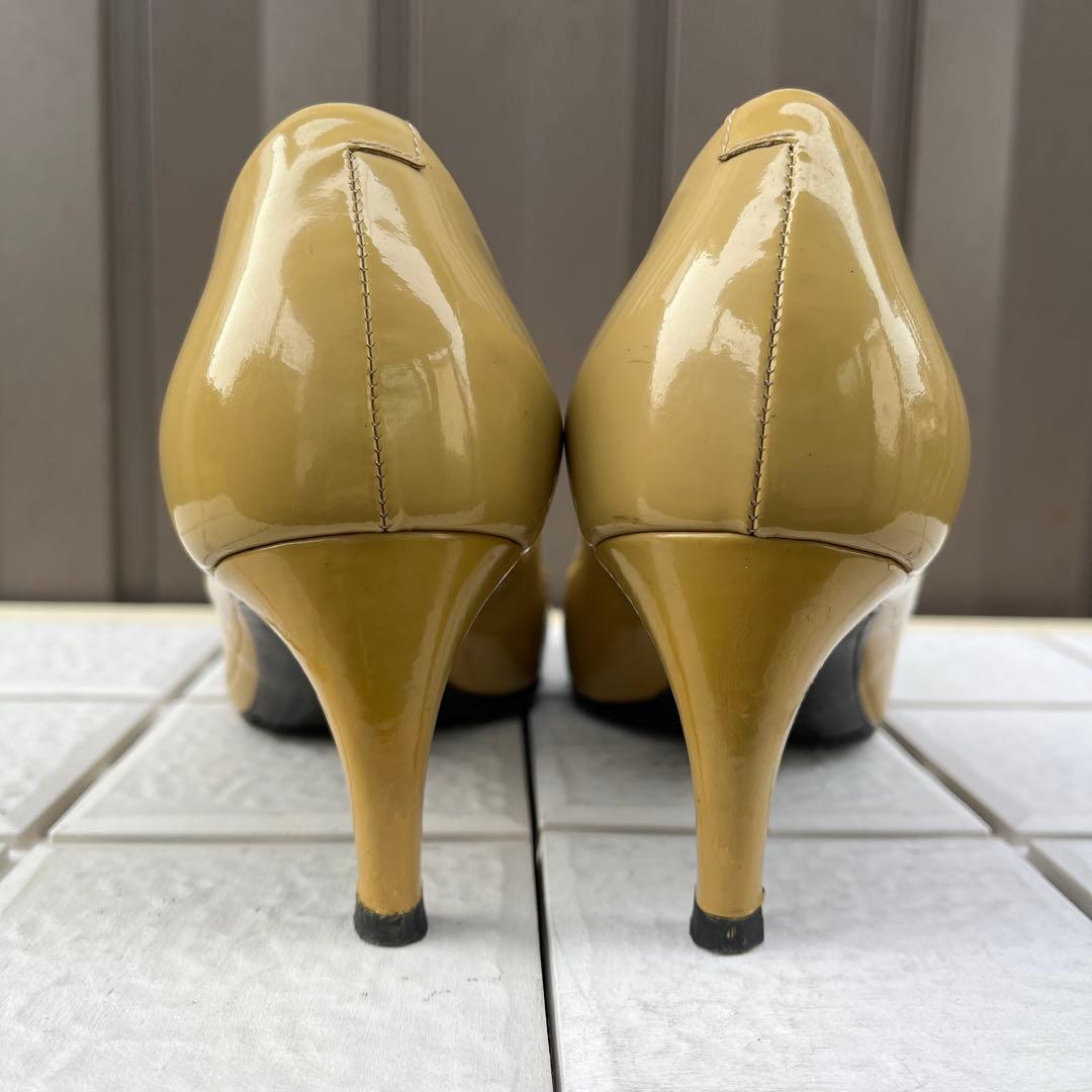 37 ROGER VIVIER 絵馬メル　パンプス　ベージュ　24