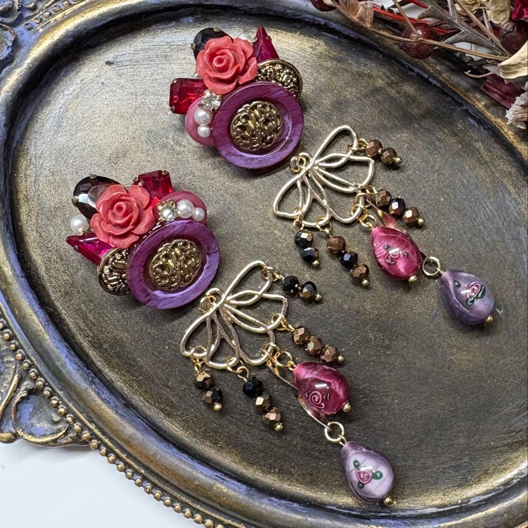 191 薔薇ランプワーク✖︎薔薇付きボタンカボション　ピアスorイヤリング