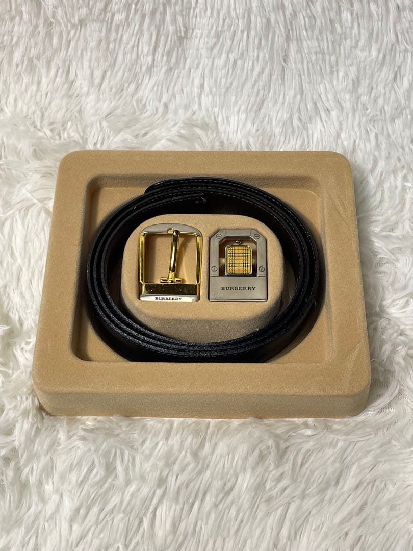 美品　BURBERRY 本革ベルト ブラック イタリア製 付替バックル 箱付