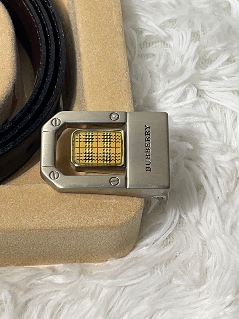美品　BURBERRY 本革ベルト ブラック イタリア製 付替バックル 箱付