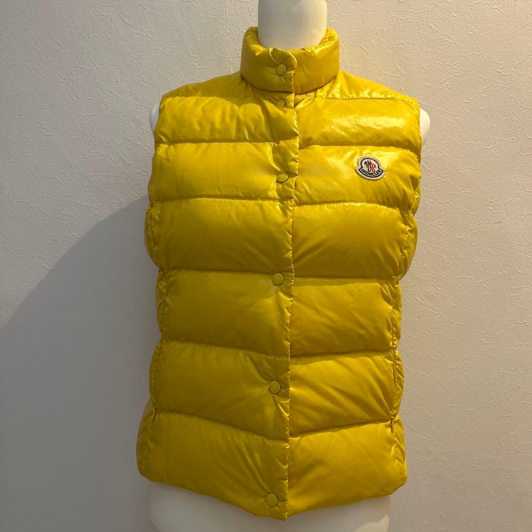 美品MONCLER ダウンベストレディース