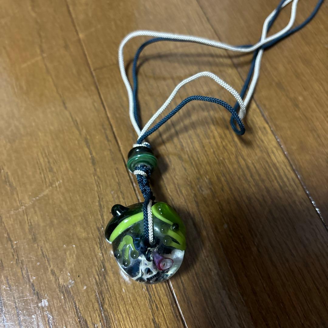 カエルのガラスペンダント