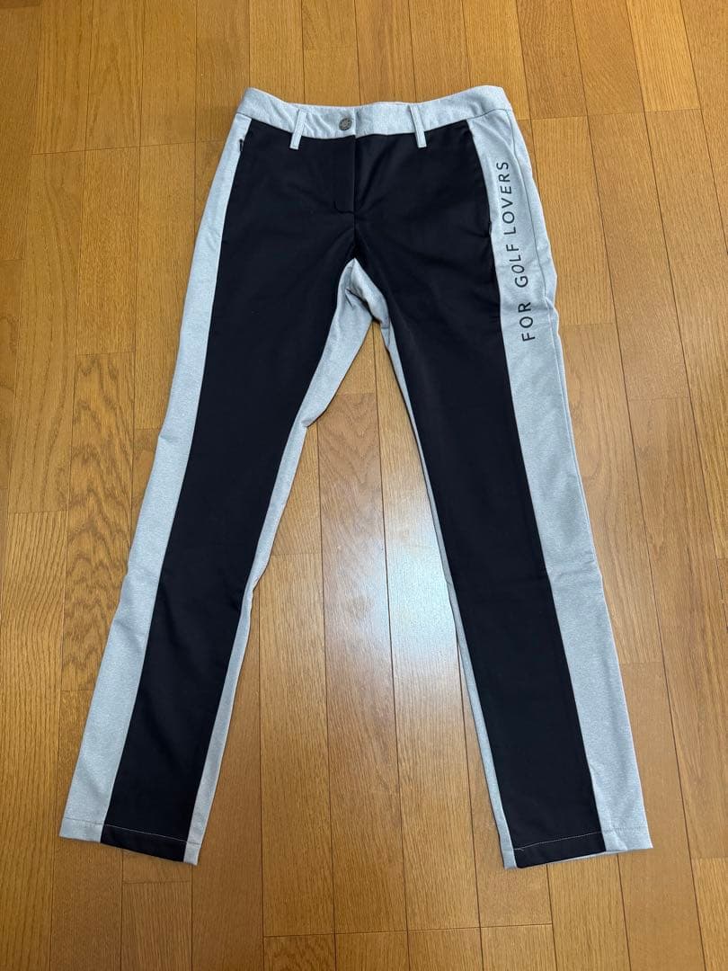 美品デサント　ゴルフパンツ　Mサイズ
