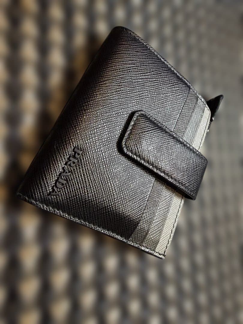 PRADA プラダ　折り財布　ブラック　サフィアーノ