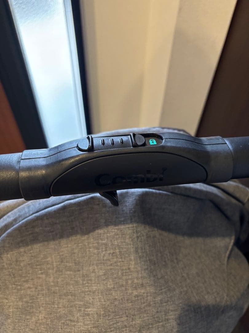 Combi ベビーカー ホワイトレーベル スゴカルswitch plus EX
