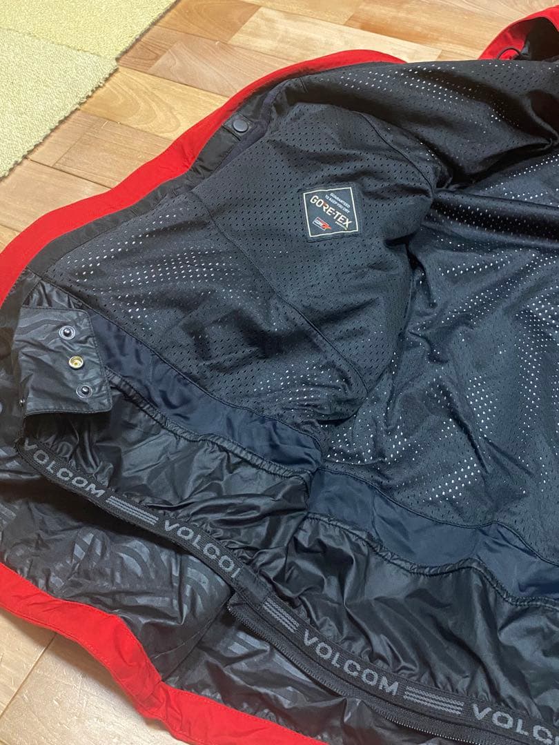 【超美品】VOLCOM GORE-TEX ウェア　レッド　XLサイズ　送料込み！